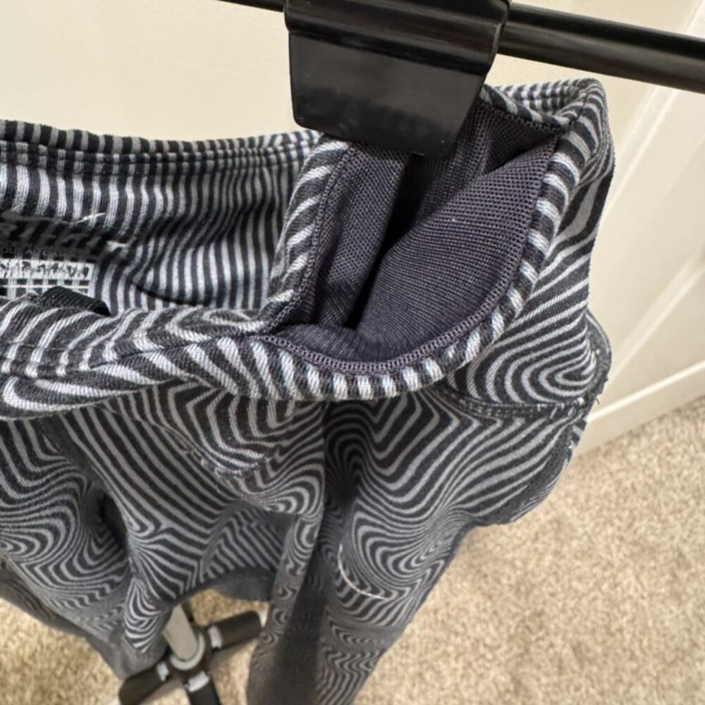 Nike Black & Silver Swirl Running Tights - Picture 5 of 9